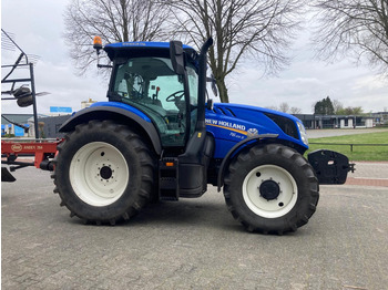 Трактор NEW HOLLAND T6