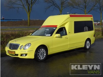 Mercedes-Benz E-Klasse 280 CDI AMBULANCE ambulance miesen con - Фургон с закрытым кузовом