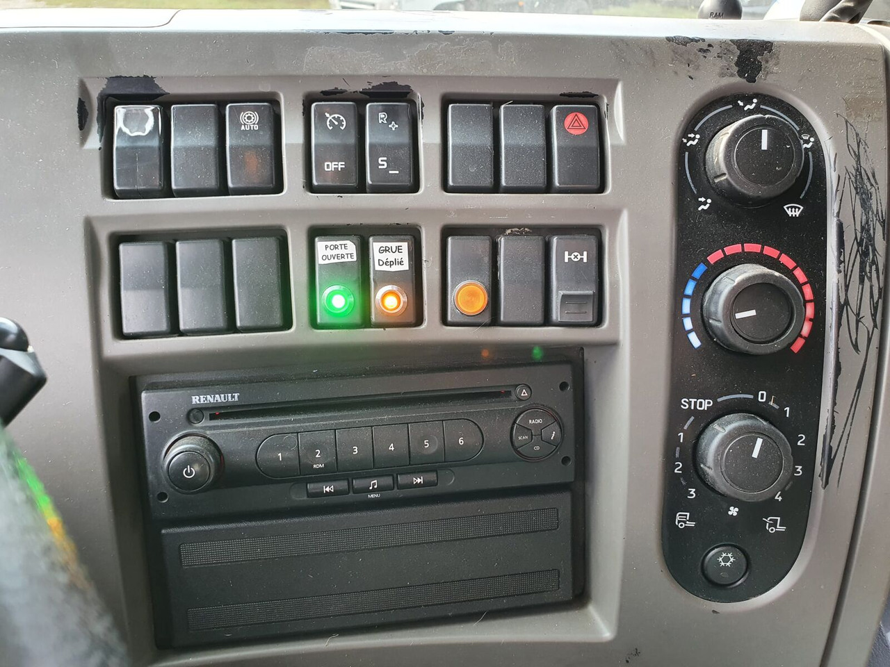 Самосвал, Автоманипулятор Renault Midlum 270 DCi -Tipper + HMF 635 K2 + remote: фото 27