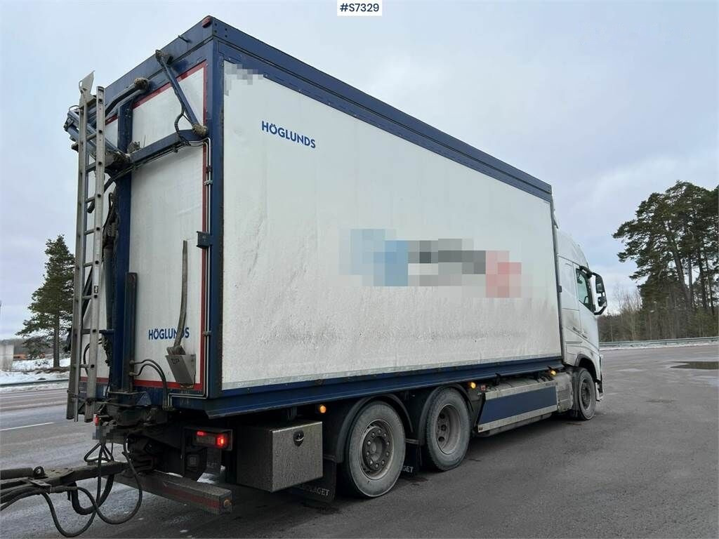 Грузовик с закрытым кузовом Volvo FH 6x2 wood chip truck with trailer: фото 17