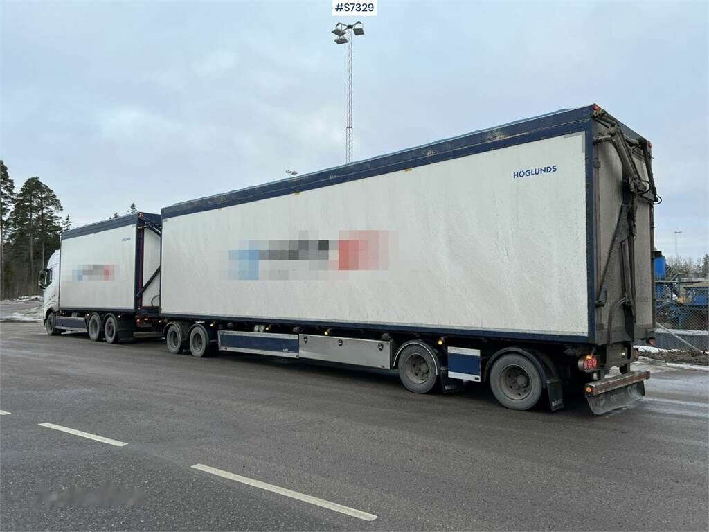 Грузовик с закрытым кузовом Volvo FH 6x2 wood chip truck with trailer: фото 12
