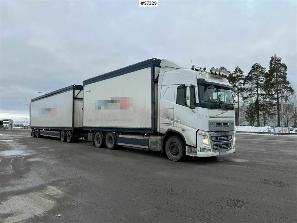 Грузовик с закрытым кузовом Volvo FH 6x2 wood chip truck with trailer: фото 14