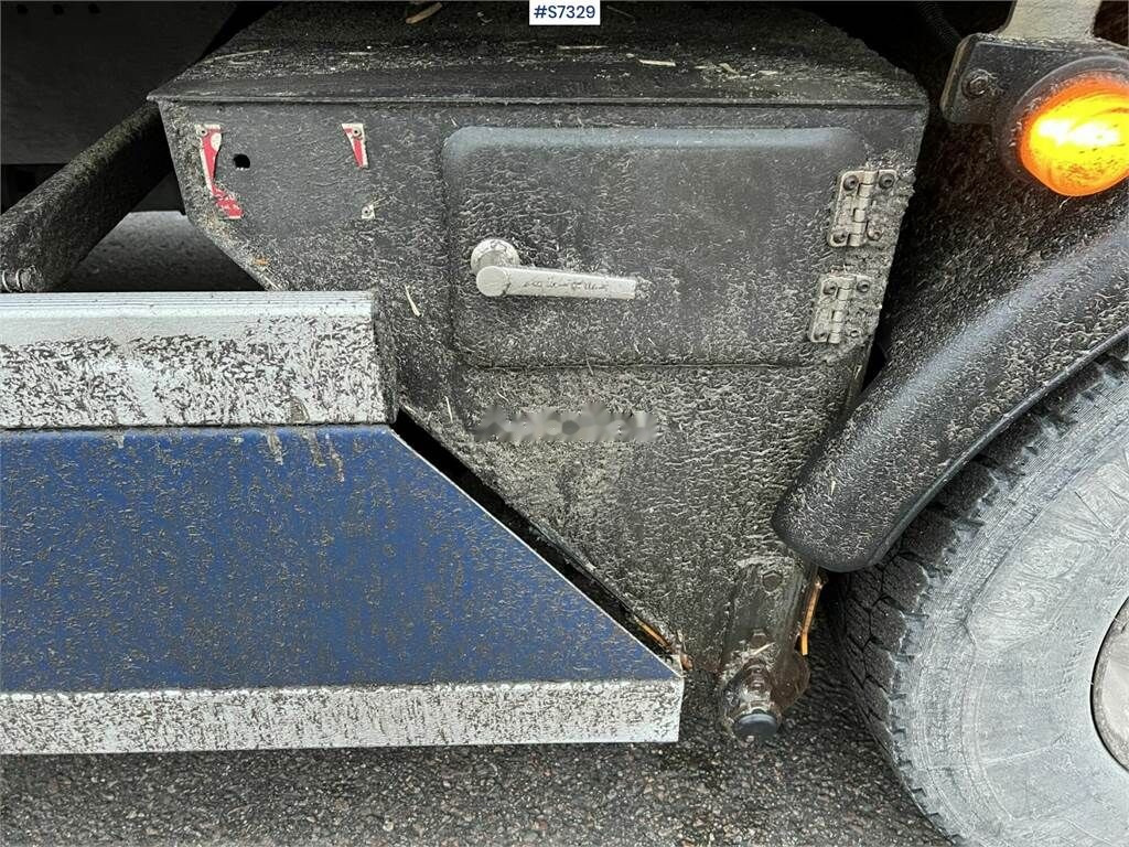 Грузовик с закрытым кузовом Volvo FH 6x2 wood chip truck with trailer: фото 32