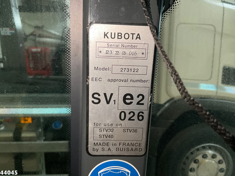 Подметально-уборочная машина Kubota STV 40 4WD Wegdekreiniger: фото 20