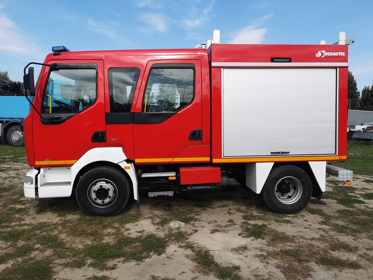 Пожарная машина Renault Midlum 210 dci Fire Truck - 2000l water + 170l foam: фото 4