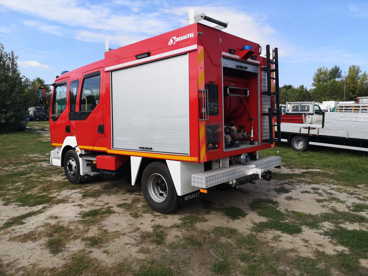 Пожарная машина Renault Midlum 210 dci Fire Truck - 2000l water + 170l foam: фото 8