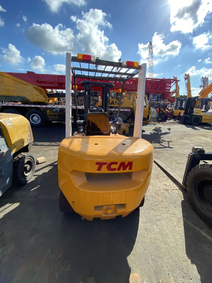 Дизельный погрузчик Hot sale Used TCM FD30 diesel forklift TCM 3ton forklift for sale: фото 2