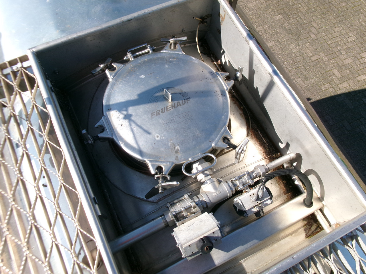 Полуприцеп-цистерна для транспортировки химикатов Crane Fruehauf Chemical tank inox 37.5 m3 / 1 comp + pump: фото 29