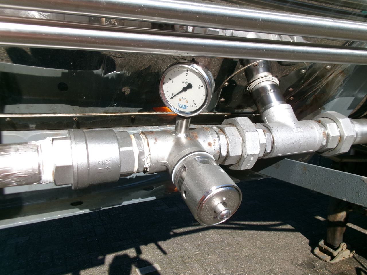 Полуприцеп-цистерна для транспортировки химикатов Crane Fruehauf Chemical tank inox 37.5 m3 / 1 comp + pump: фото 18