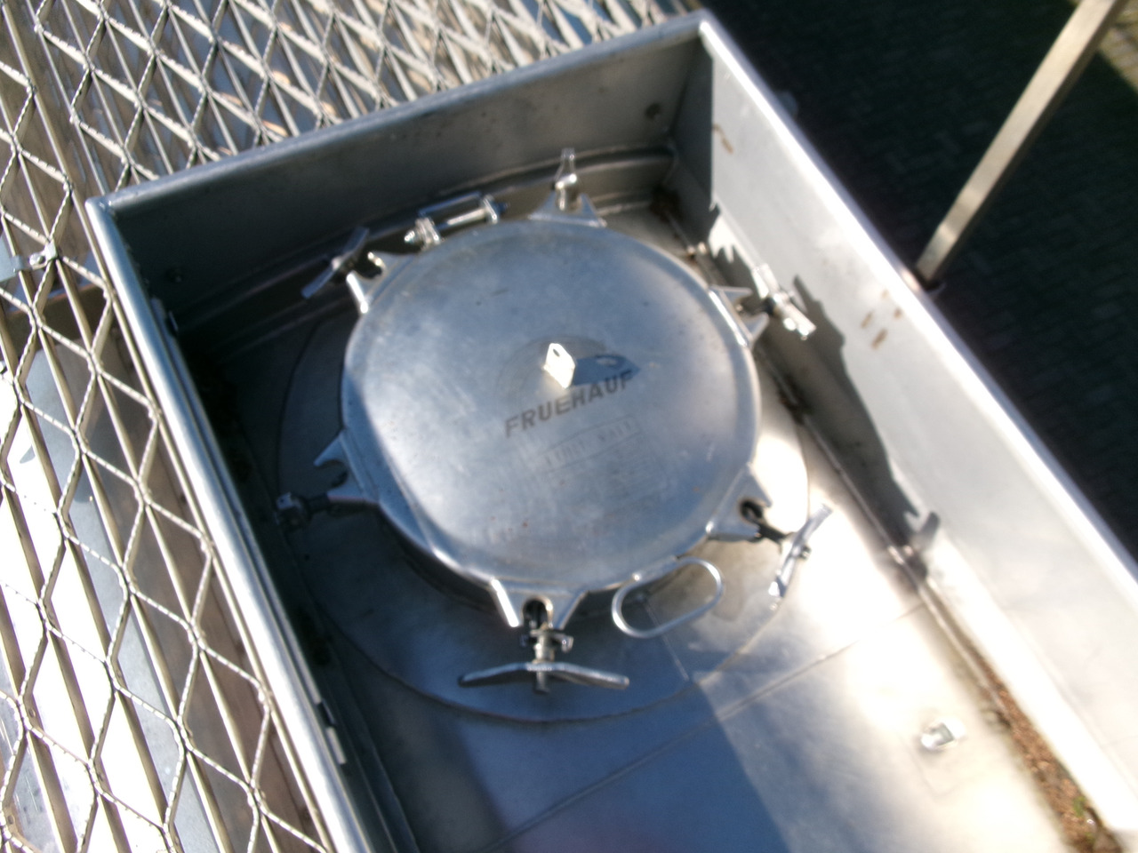 Полуприцеп-цистерна для транспортировки химикатов Crane Fruehauf Chemical tank inox 37.5 m3 / 1 comp + pump: фото 23
