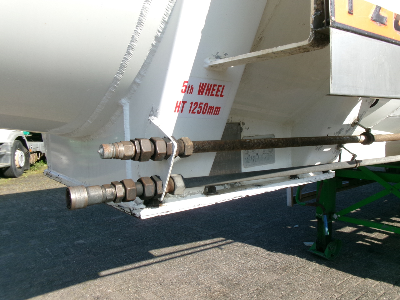 Полуприцеп-цистерна для транспортировки топлива Feldbinder Fuel tank alu 42 m3 / / 6 comp + pump: фото 14