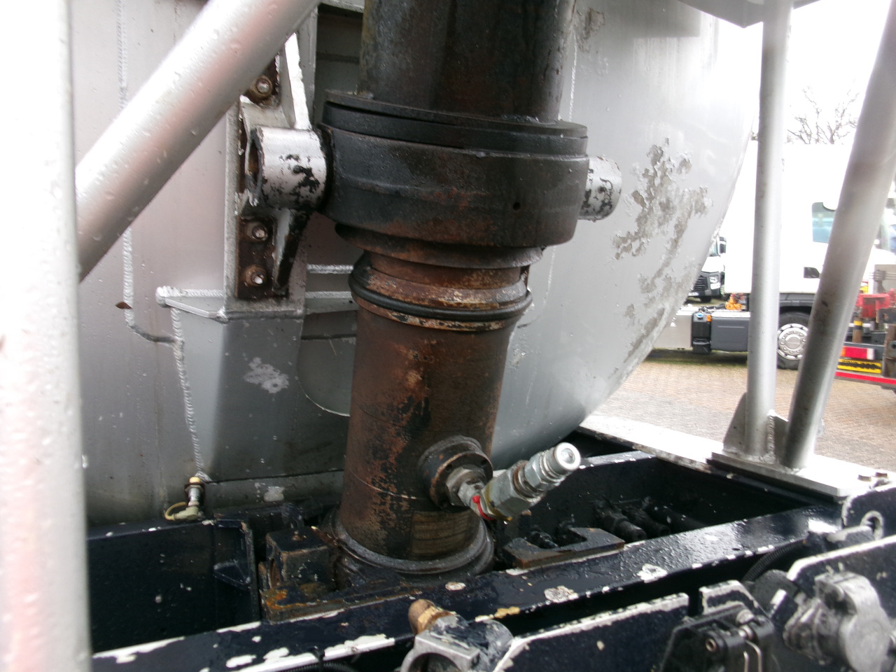 Feldbinder Powder tank alu 38 m3 (tipping) в лизинг Feldbinder Powder tank alu 38 m3 (tipping): фото 11