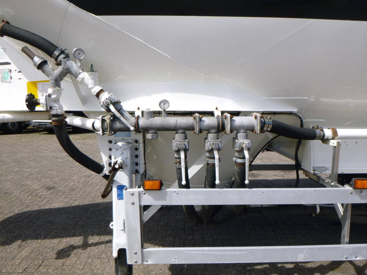 Полуприцеп-цистерна для транспортировки муки Feldbinder Powder tank alu 40 m3 / 1 comp: фото 5