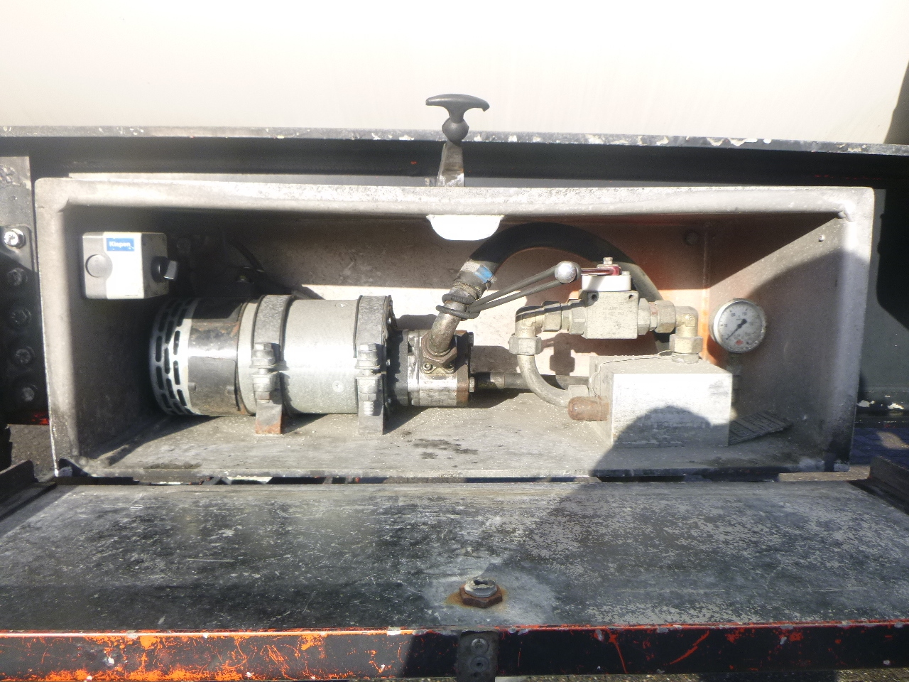 Полуприцеп-цистерна для транспортировки муки Feldbinder Powder tank alu 63 m3 (tipping): фото 5