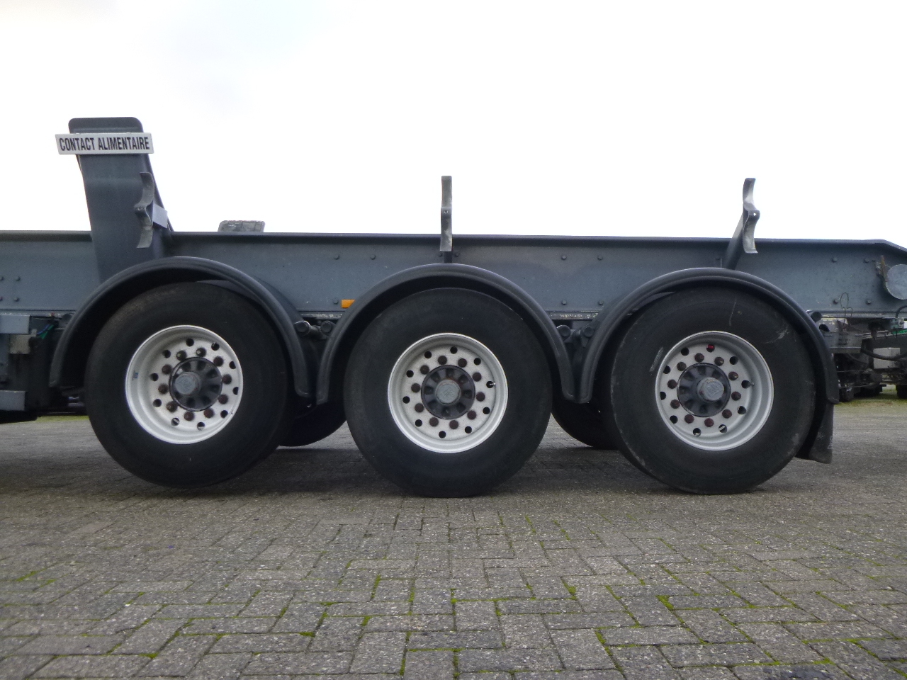 Полуприцеп-цистерна для транспортировки сыпучих материалов Filiat 3-axle tank trailer chassis incl supports: фото 11