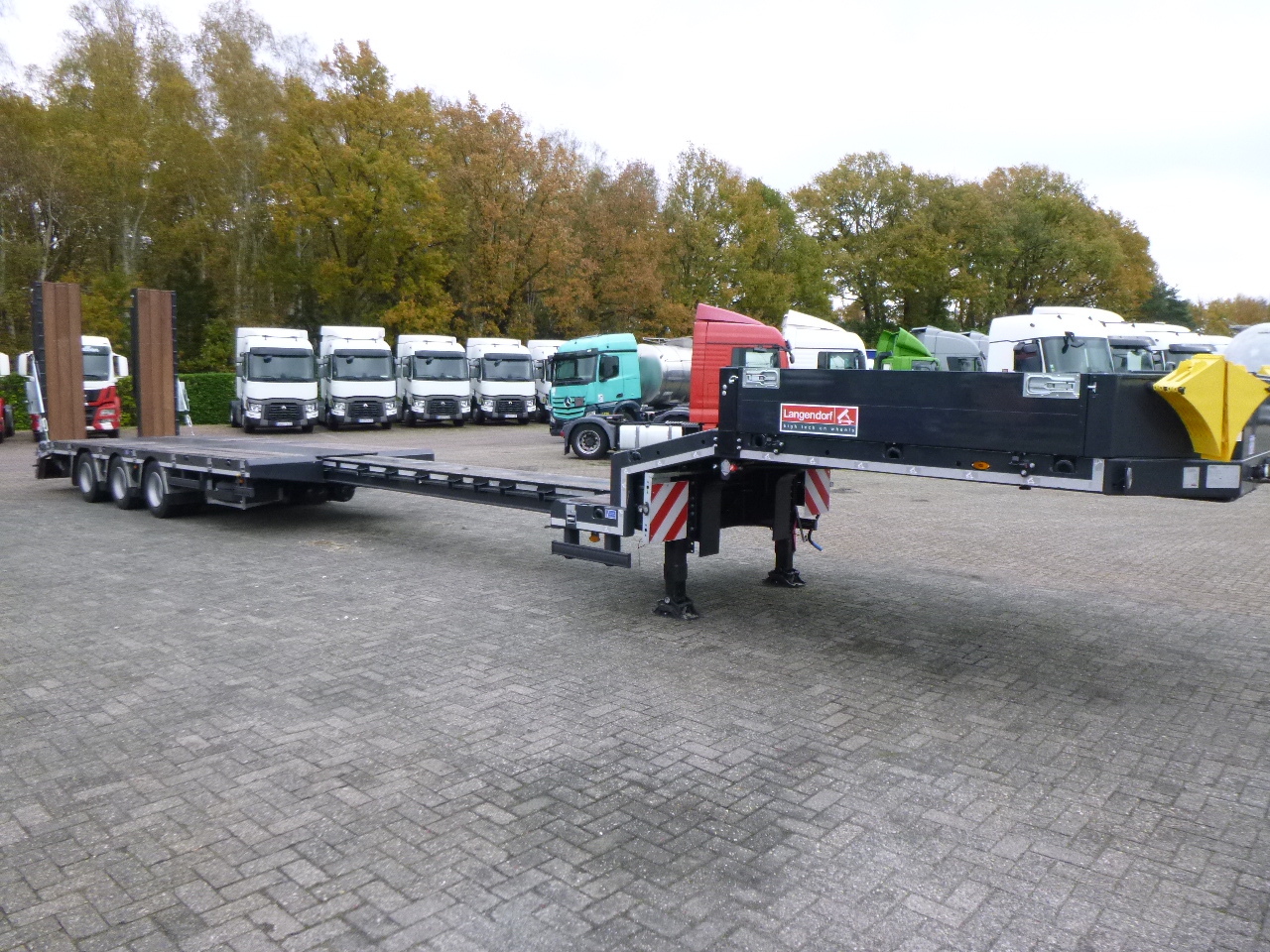 Новый Низкорамный полуприцеп Langendorf 3-axle semi-lowbed trailer 48T ext. 13.5 m + ramps: фото 14