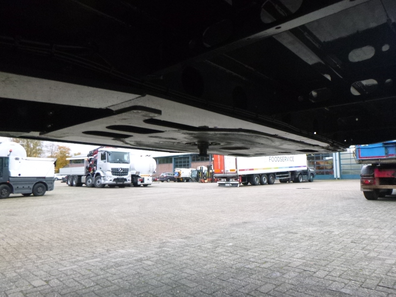 Новый Низкорамный полуприцеп Langendorf 3-axle semi-lowbed trailer 48T ext. 13.5 m + ramps: фото 25