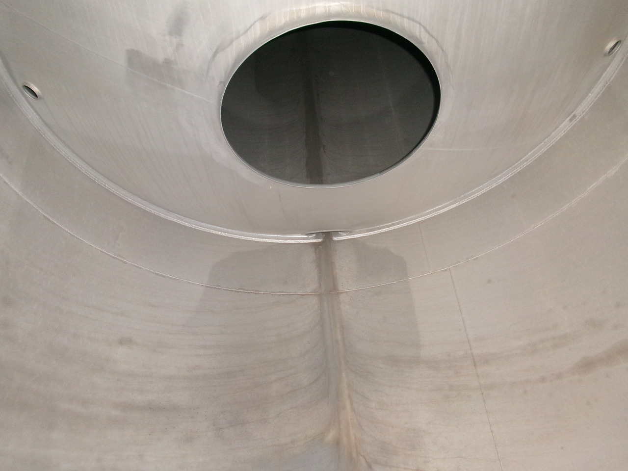 Полуприцеп-цистерна для транспортировки химикатов Magyar Chemical tank inox 29.8 m3 / 1 comp: фото 27