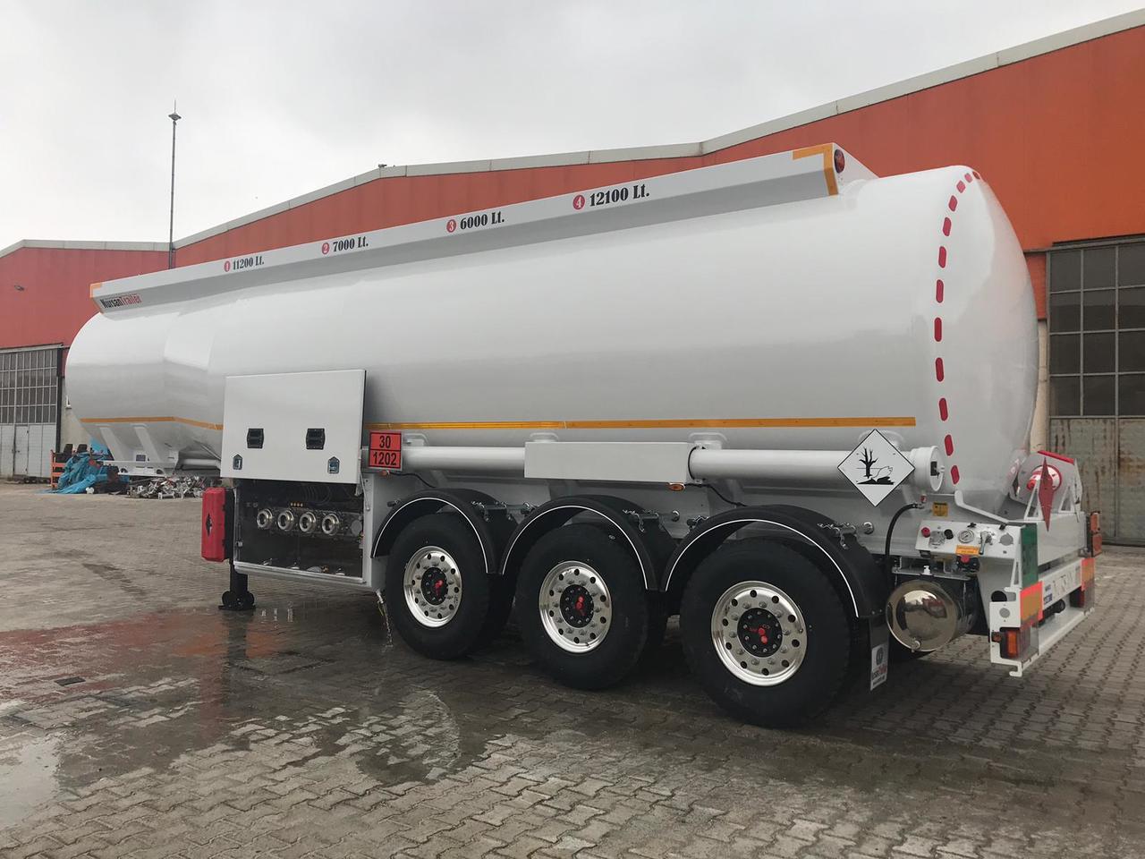 Новый Полуприцеп-цистерна для транспортировки топлива NURSAN Aluminium Fuel Tanker: фото 4