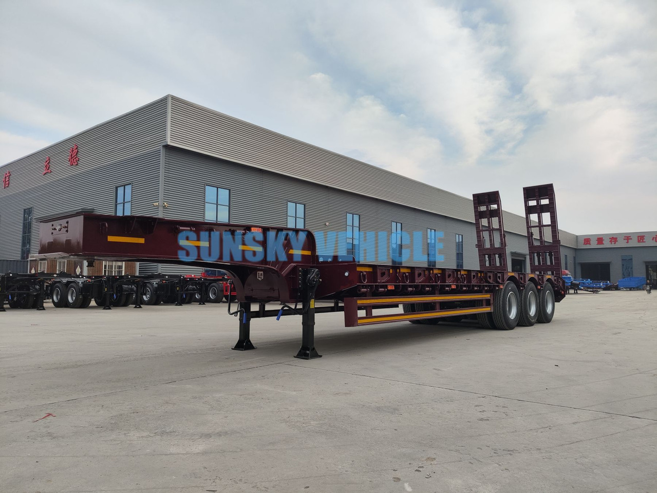 Новый Низкорамный полуприцеп для транспортировки тяжёлой техники SUNSKY 3-Axle 30Ton lowbed semi-trailer: фото 14