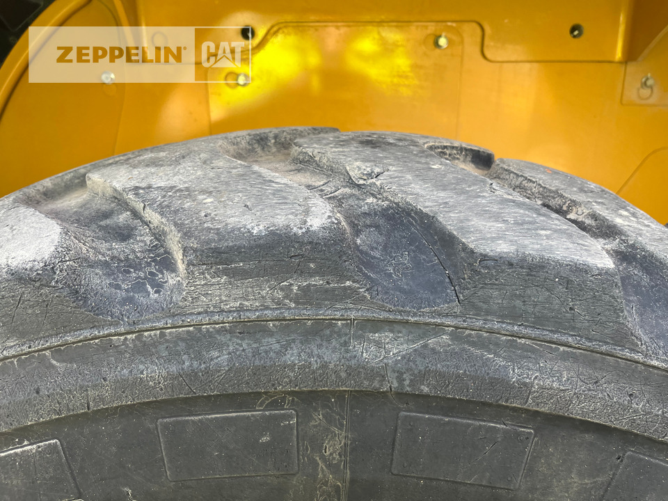 Колёсный погрузчик Caterpillar 918M: фото 18