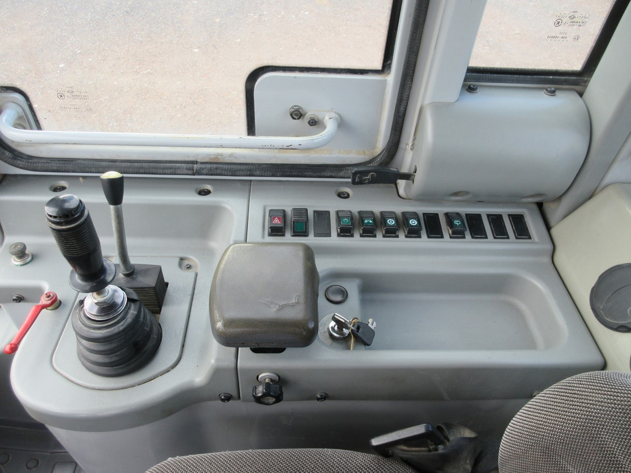 Колёсный погрузчик HYUNDAI HL 740-7: фото 8