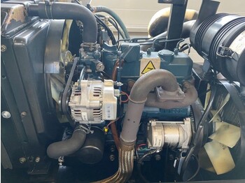 Воздушный компрессор Kubota Sullair 15.5 kW 7 bar 2000 L / min Diesel Schroefcompressor: фото 3