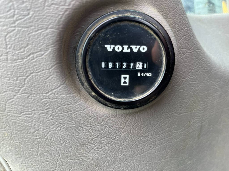 Колёсный экскаватор Volvo EW160E: фото 6