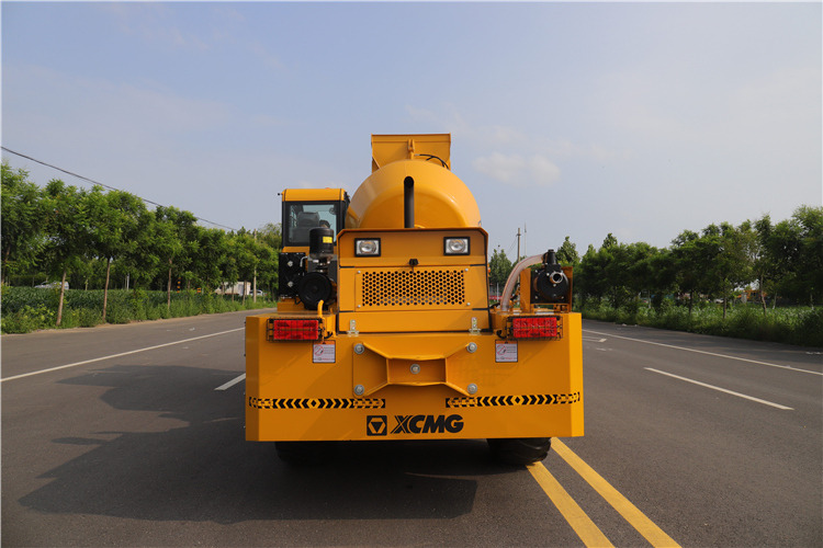 Новый Автобетоносмеситель XCMG Official 2.6m3 Mini Diesel Self Loading Concrete Mixer with Lifting Bucket Price: фото 12