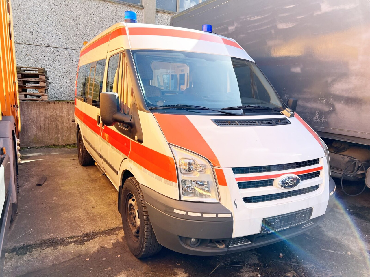 Ford Transit 2.2 TDCI 4x2 Transit 2.2 TDCI 4x2, Krankentransporter - Машина скорой помощи: фото 5