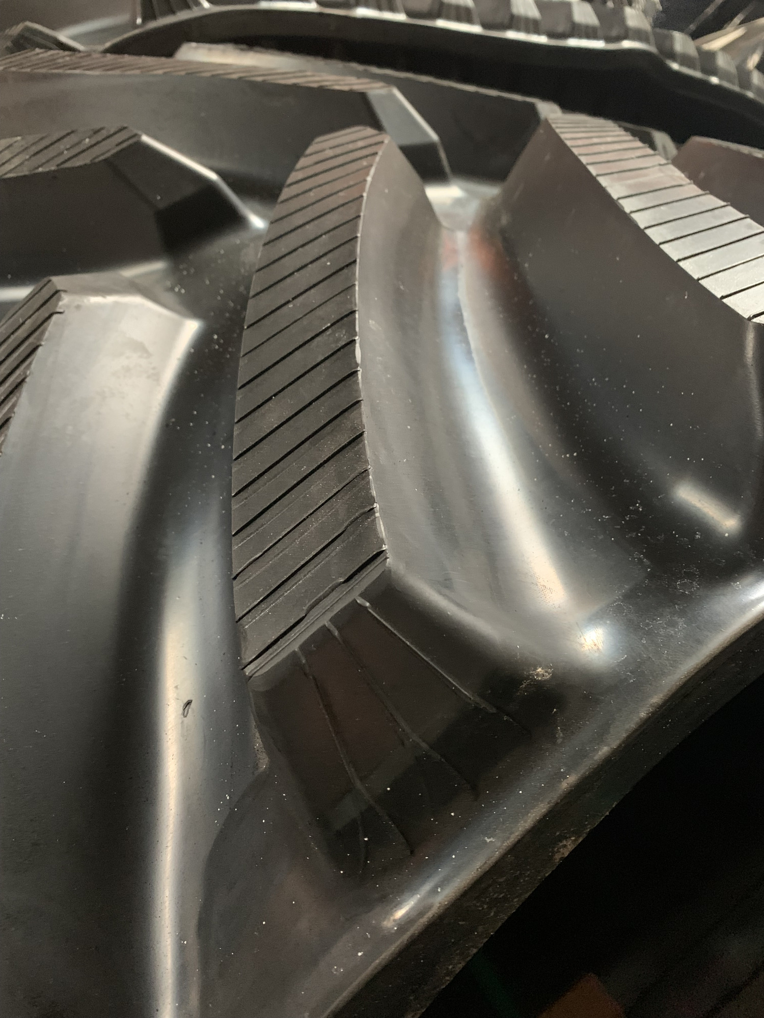 LEACH LEWIS RUBBER TRACKS LIMITED - объявления о продаже undefined: фото 3