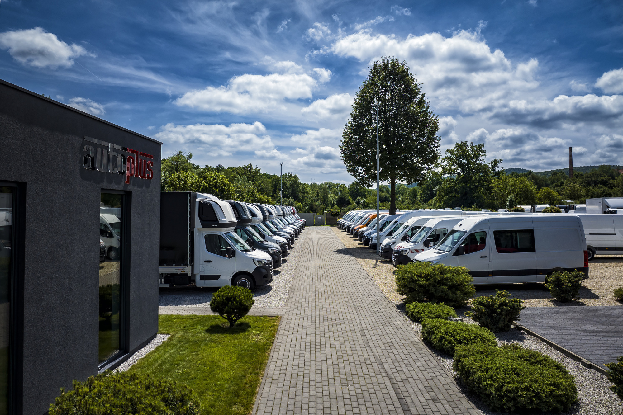 AUTO-PLUS DEALER - Фургоны IVECO undefined: фото 3