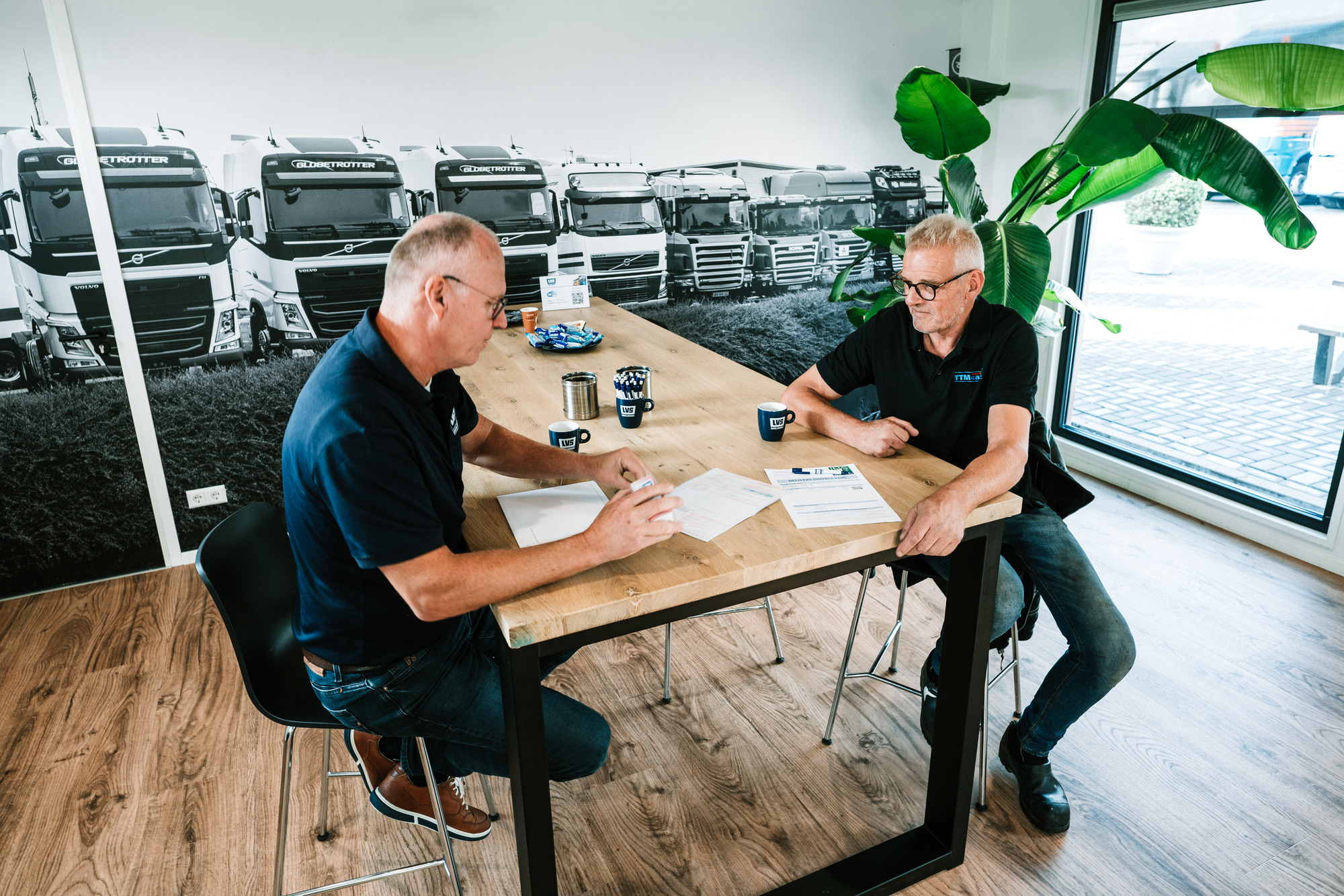 LVS Used TRUCKS undefined: фото 2