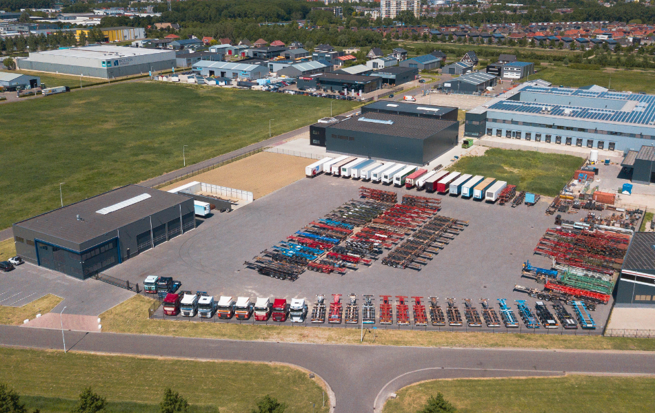 Louis Boon Trucks & Trailers BV - объявления о продаже undefined: фото 6