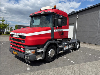 Тягач SCANIA T124