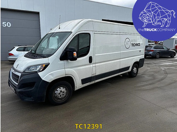 Цельнометаллический фургон PEUGEOT Boxer