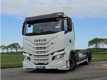 Грузовик-контейнеровоз/ Сменный кузов IVECO S-WAY