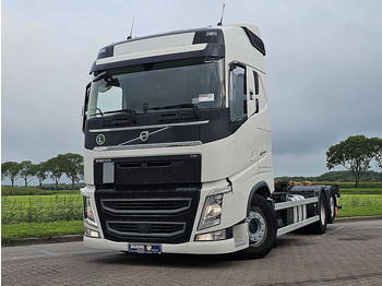 Грузовик-контейнеровоз/ Сменный кузов VOLVO FH 460