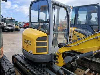 : фото в шапке страницы