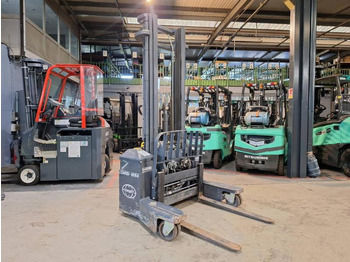 Штабелер COMBILIFT