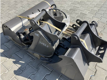 Экскаватор-погрузчик VOLVO EC18