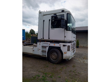Тягач RENAULT Magnum 440