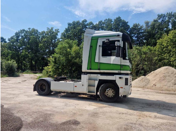 Тягач RENAULT Magnum 440
