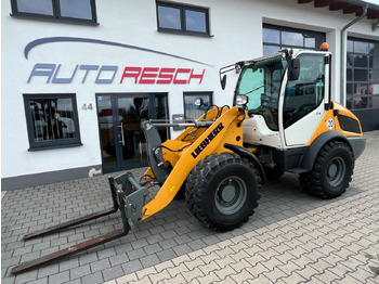 Колёсный погрузчик LIEBHERR