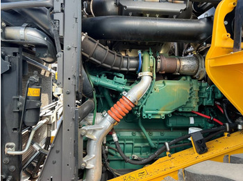 Колёсный погрузчик Volvo L90H: фото 4