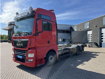 Грузовик-контейнеровоз/ Сменный кузов MAN TGX 26.500