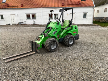 Колёсный погрузчик AVANT