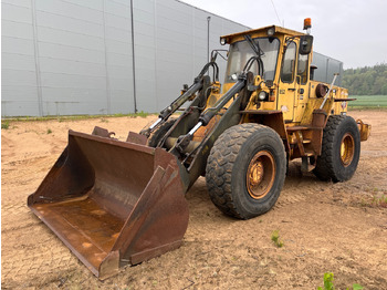 Колёсный погрузчик VOLVO L90