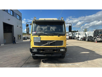 Грузовик-цистерна Volvo FL 6-18 (12400 LITERS / 3 COMPARTIMENTS / EURO 2 / STEEL SUSP. / LAMES): фото 2