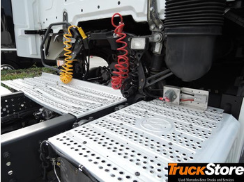 Тягач Mercedes-Benz Actros 1843 LS: фото 2